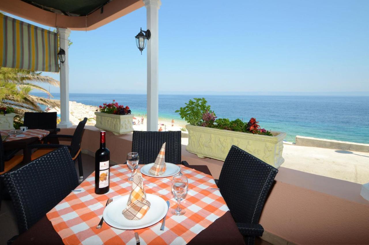 Apartment With Sea View Prigradica Exteriér fotografie