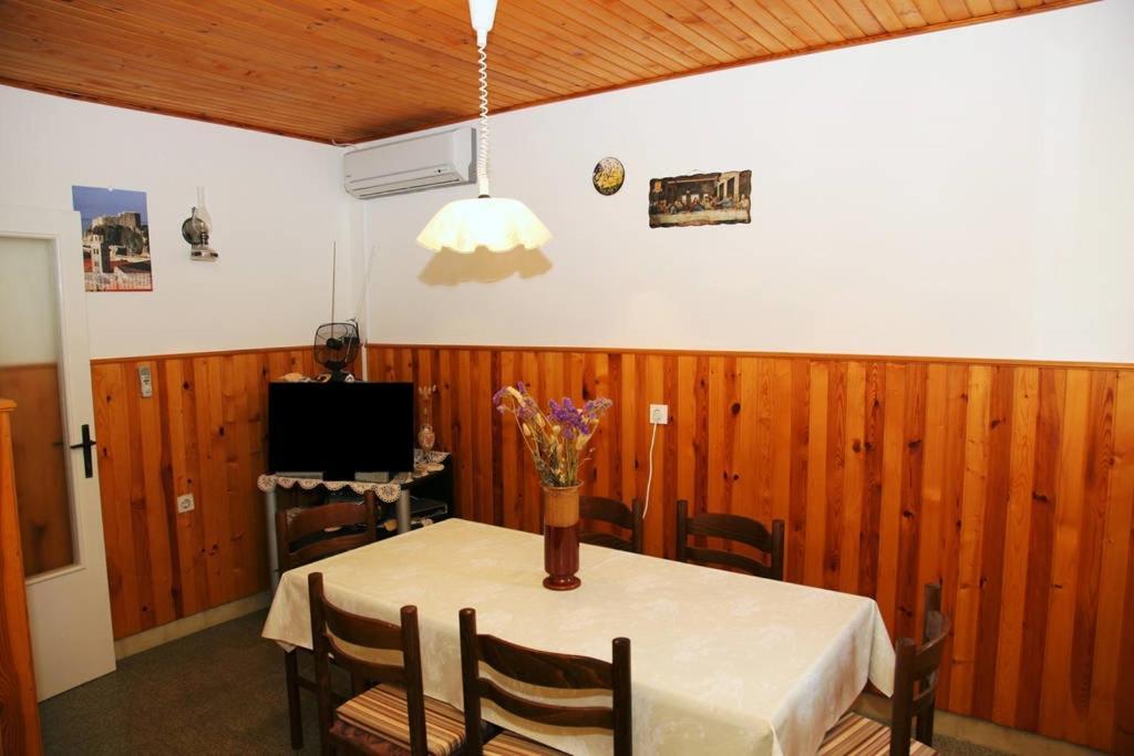 Apartment With Sea View Prigradica Exteriér fotografie